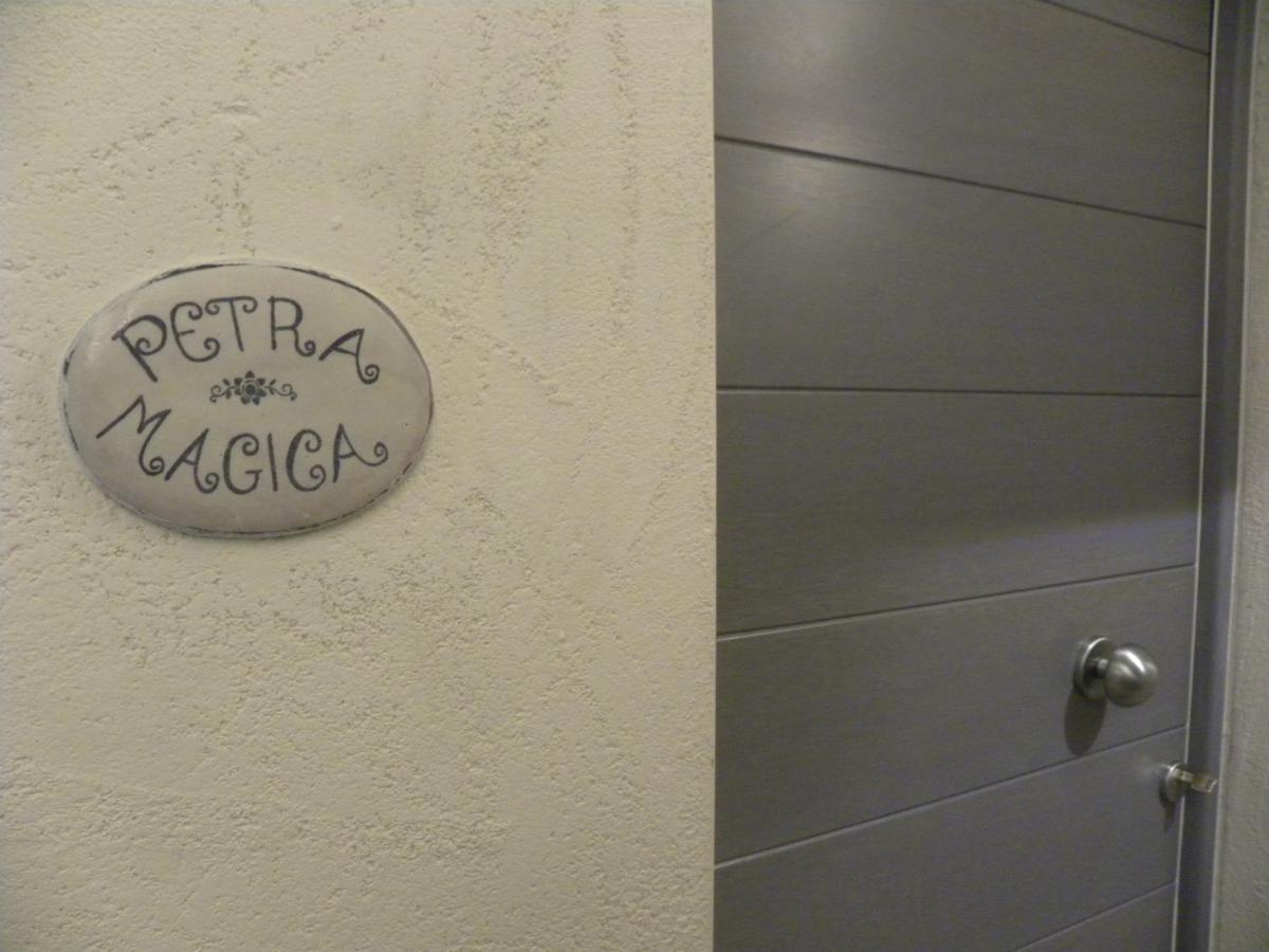 Appartamento Petra Magica San Pantaleo Esterno foto